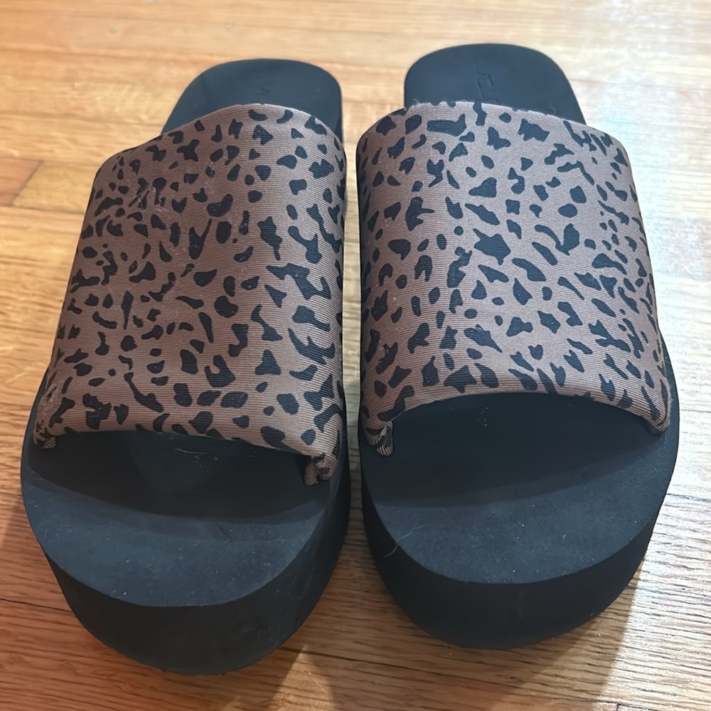 Volcom Leopard Print Platform Sandals. Size 9.5 A… - image 3